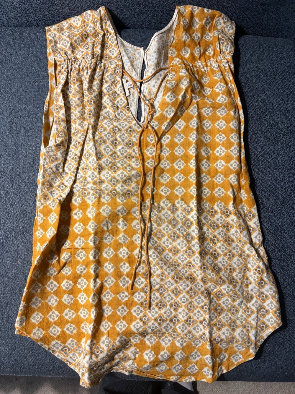 J. McLaughlin Mustard & Cream Printed Tie-Front Sleeveless Top